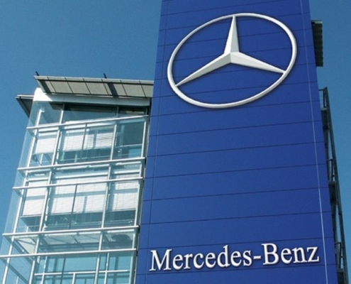 Venkovní žaluzie EC 80 budova Mercedes Benz