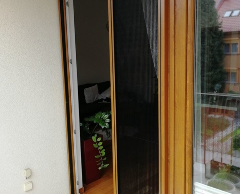 Dveřní plisovaná síť proti hmyzu pro balkonové dveře