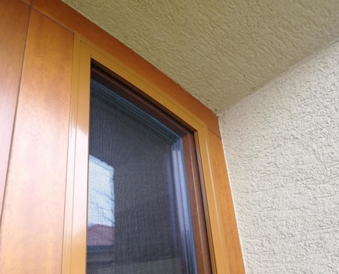 Obloukové sítě proti hmyzu do oken